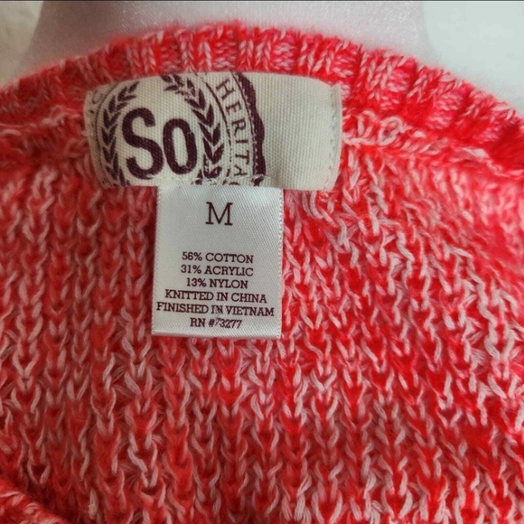 So junior's hot pink knit pullover sweater size medium - Picture 6 of 6